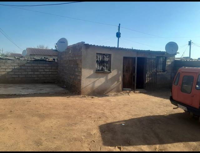 2 BEDROOM HOUSE FOR SALE IN GREENFIELD